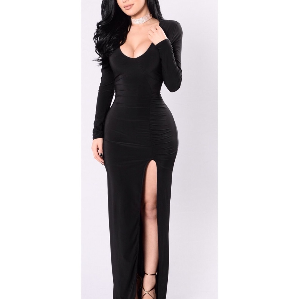 Size M fashion nova maxi dress